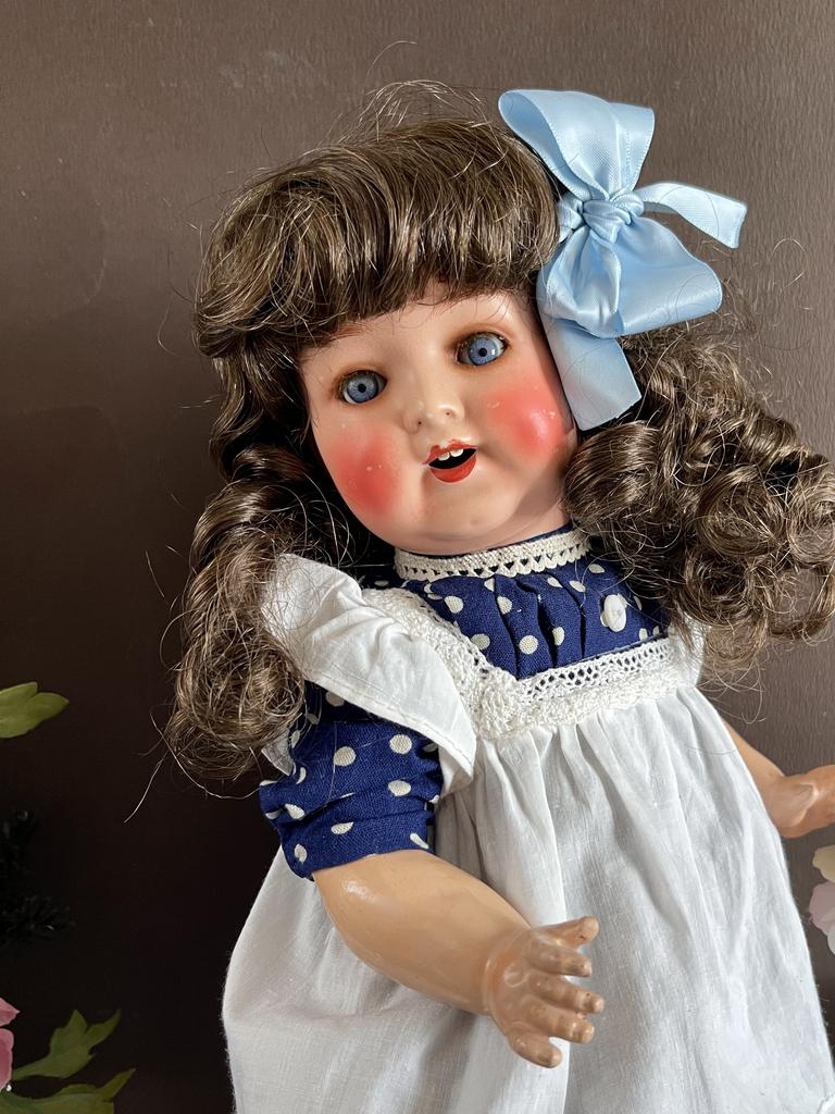 Антикварная кукла