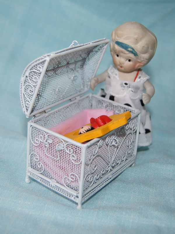 Сундучок кукольный