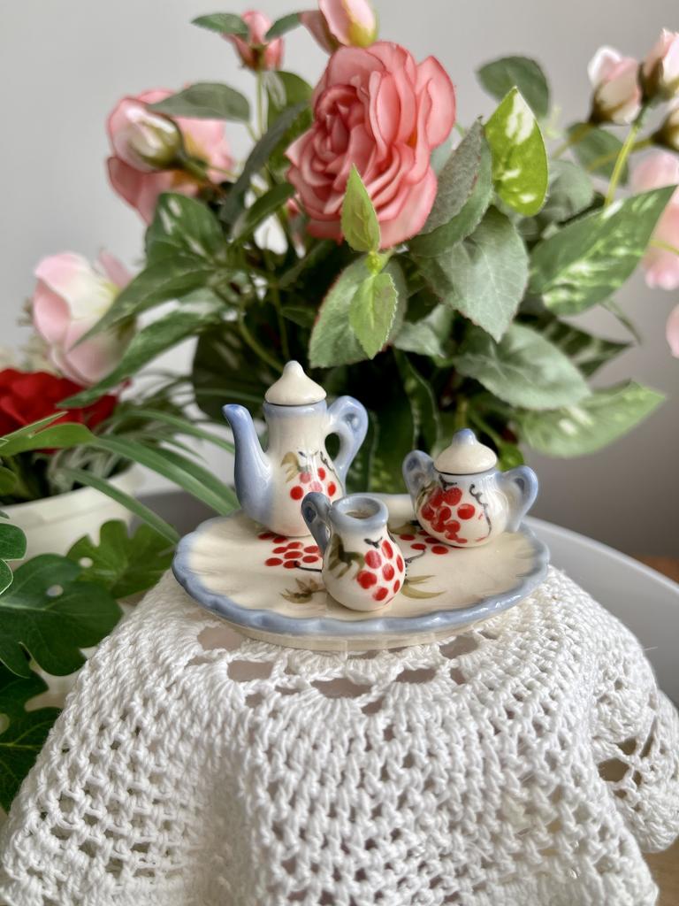 Кукольный сервиз, кукольный дом