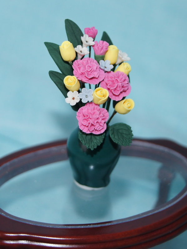 Букет в керамической вазе