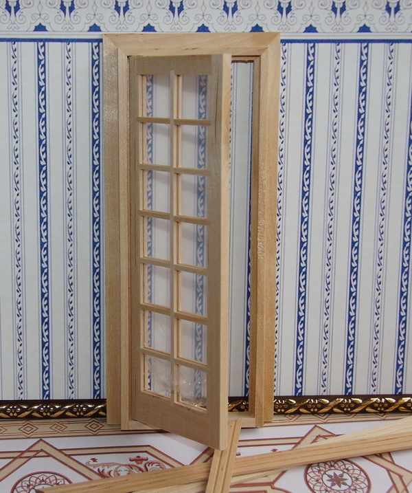 Дверь для кукольного дома