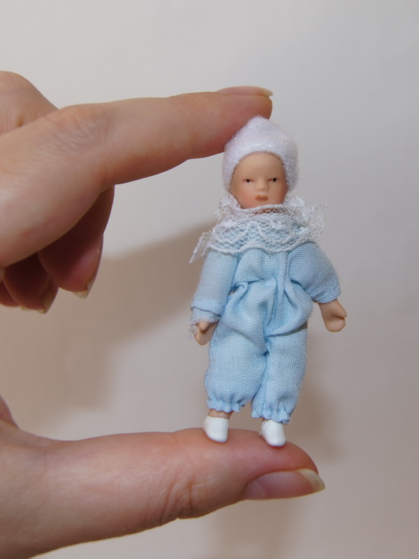 Пупсик в кукольный дом