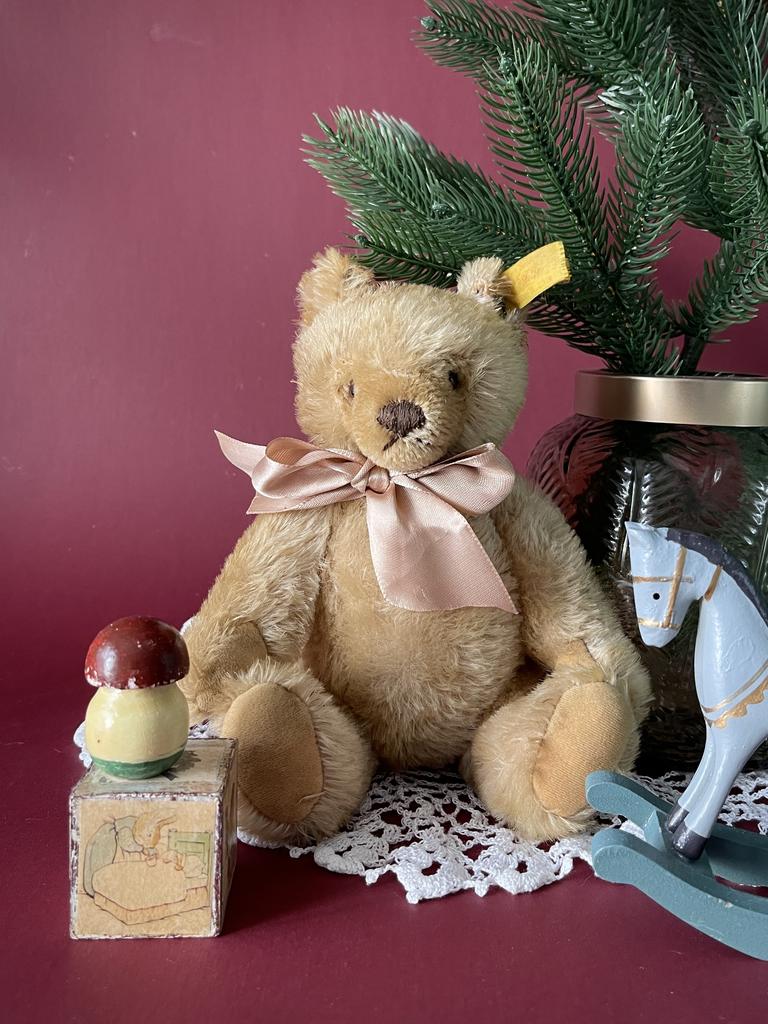 Медведь Steiff, с кнопкой, 23 см