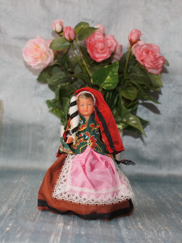 Французская кукла, 9 см (арт.1400707)