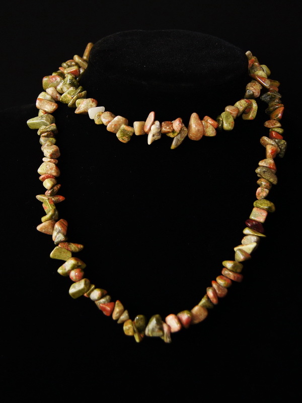 Длинные бусы из унакита, 90 см