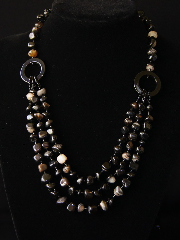 Колье в три нити из агата, 65 см