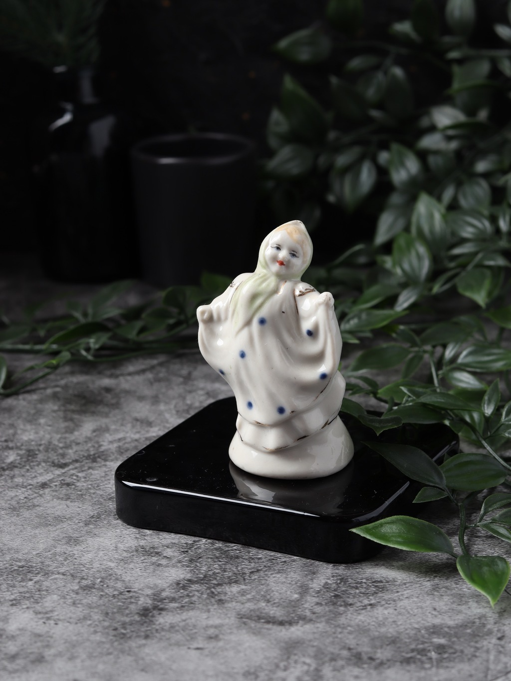 Мини статуэтка девочка-крестьянка