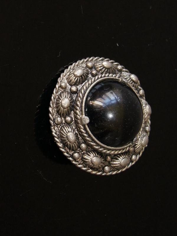 старинные украшение, старинная брошь, антикварная брошь, старинная кукла