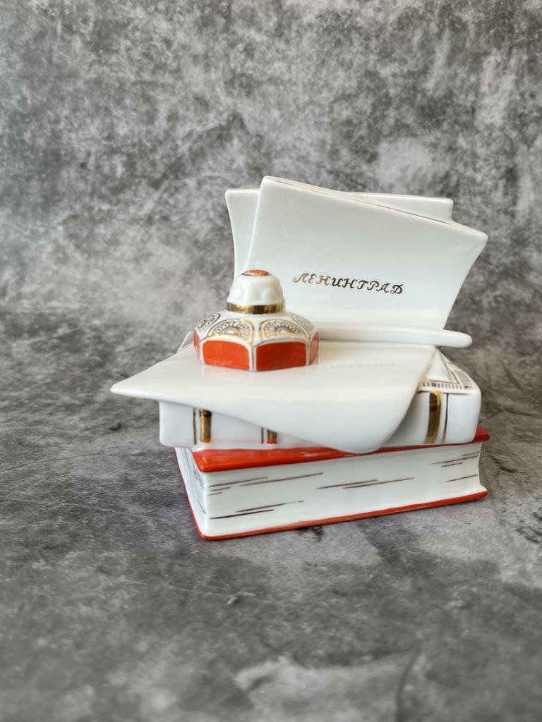 Фарфоровая статуэтка СССР, фарфоровая чернильница ЛФЗ