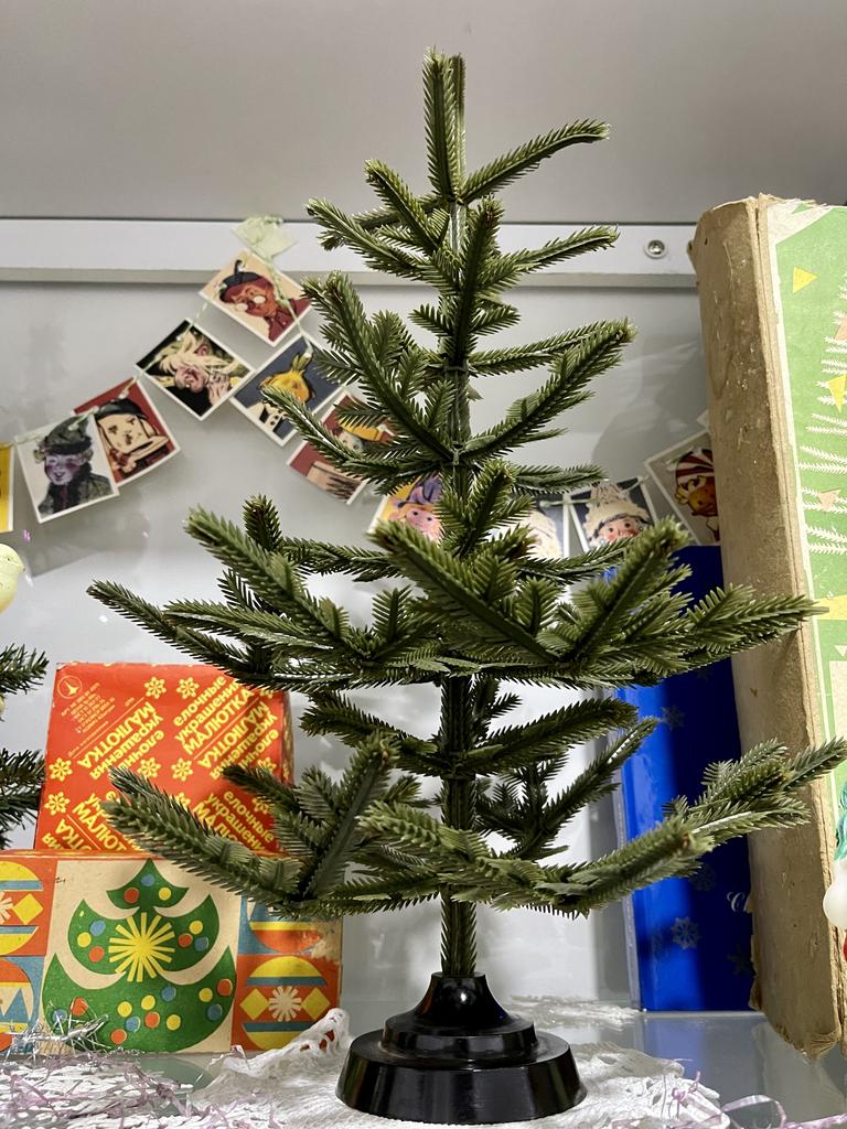 Елка настольная Малютка; Елочные игрушки СССР Малютка; мини Дед Мороз,