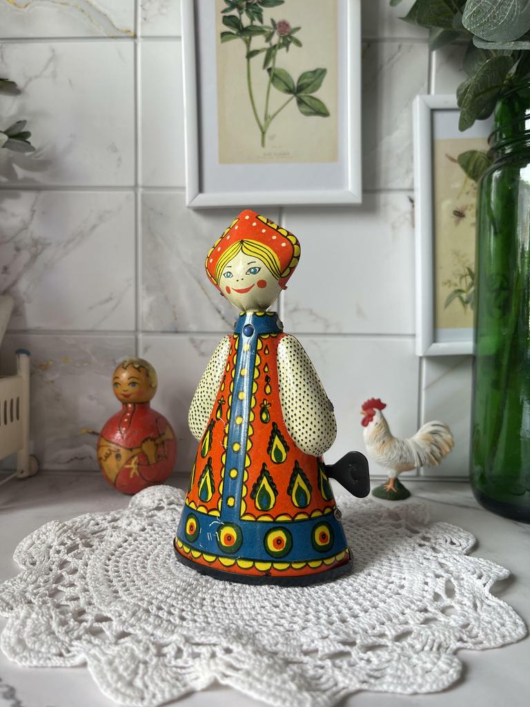 Советская заводная игрушка