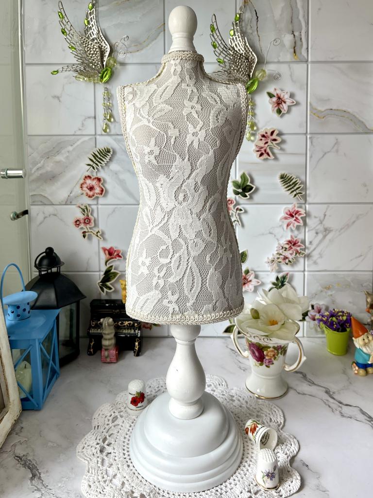 Манекен для кукольных платьев