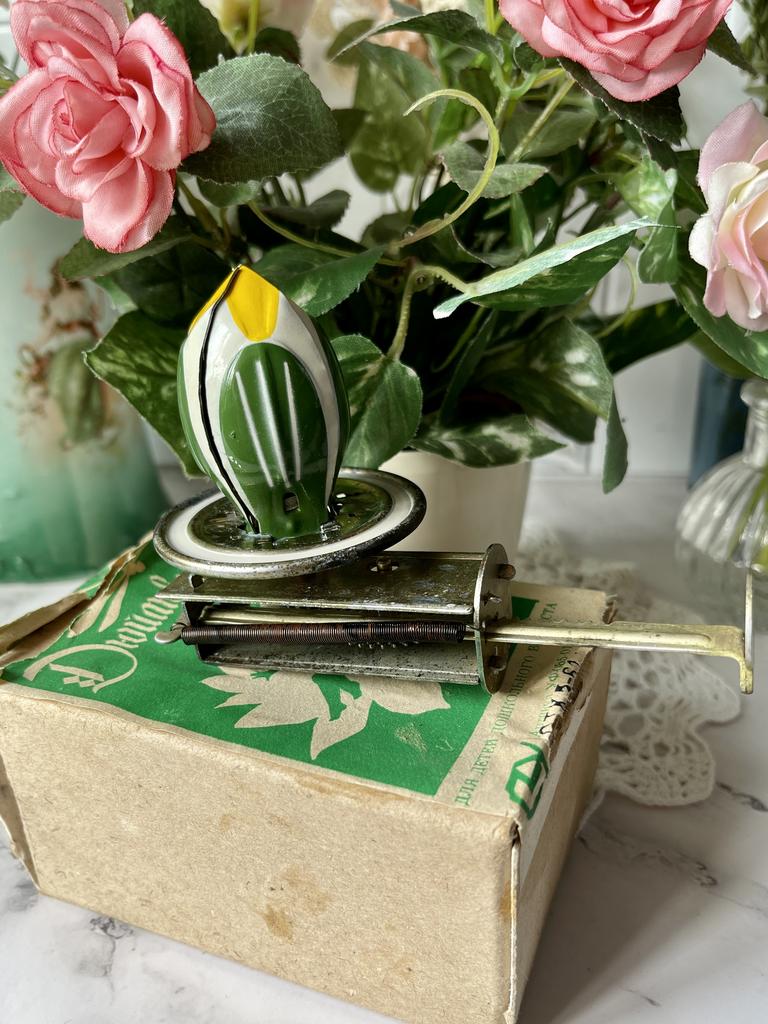 Дюймовочка механическая заводная игрушка