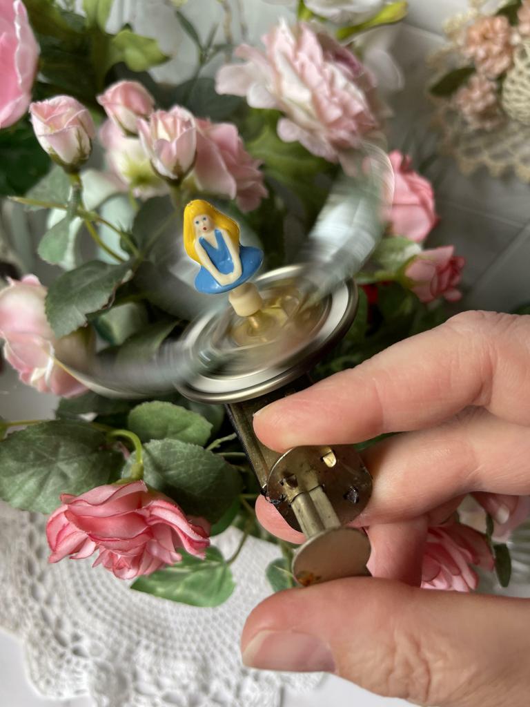 Дюймовочка заводная СССР