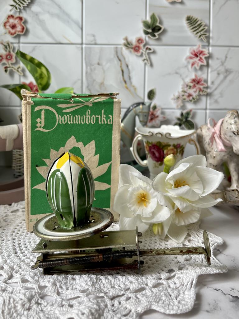 Дюймовочка заводная с коробкой