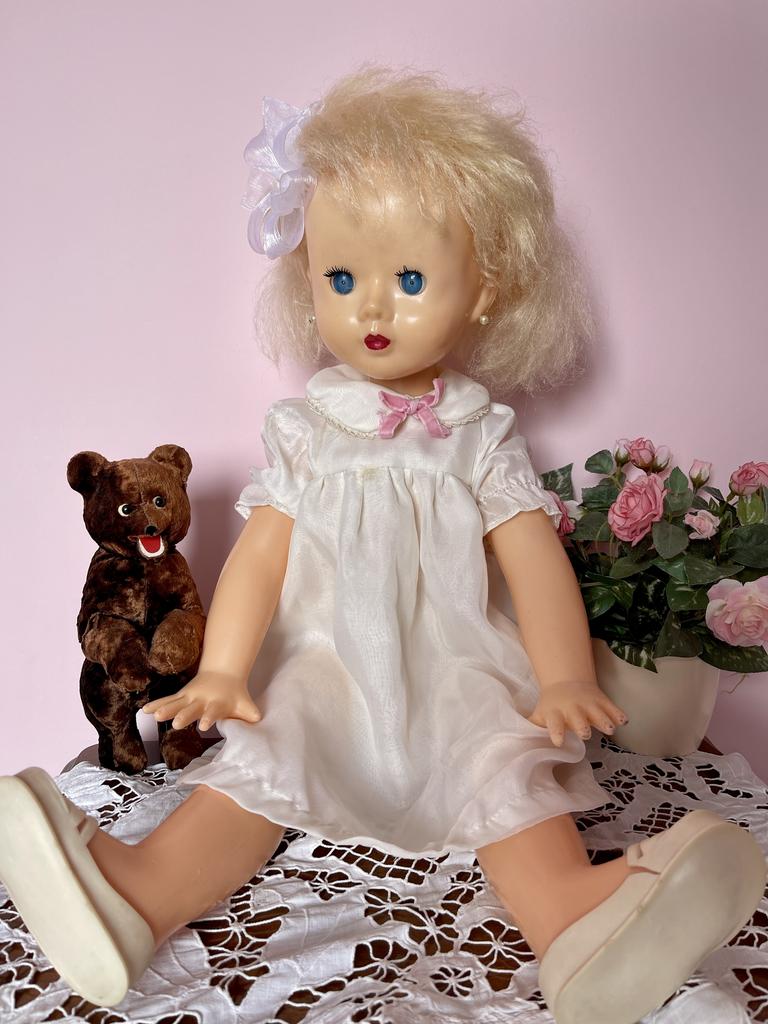 Советская шагающая кукла Нина