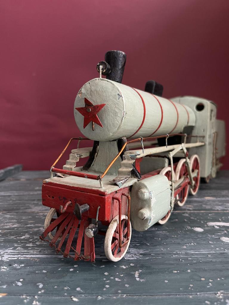 1950 г деревянный паровоз музейный экспонат