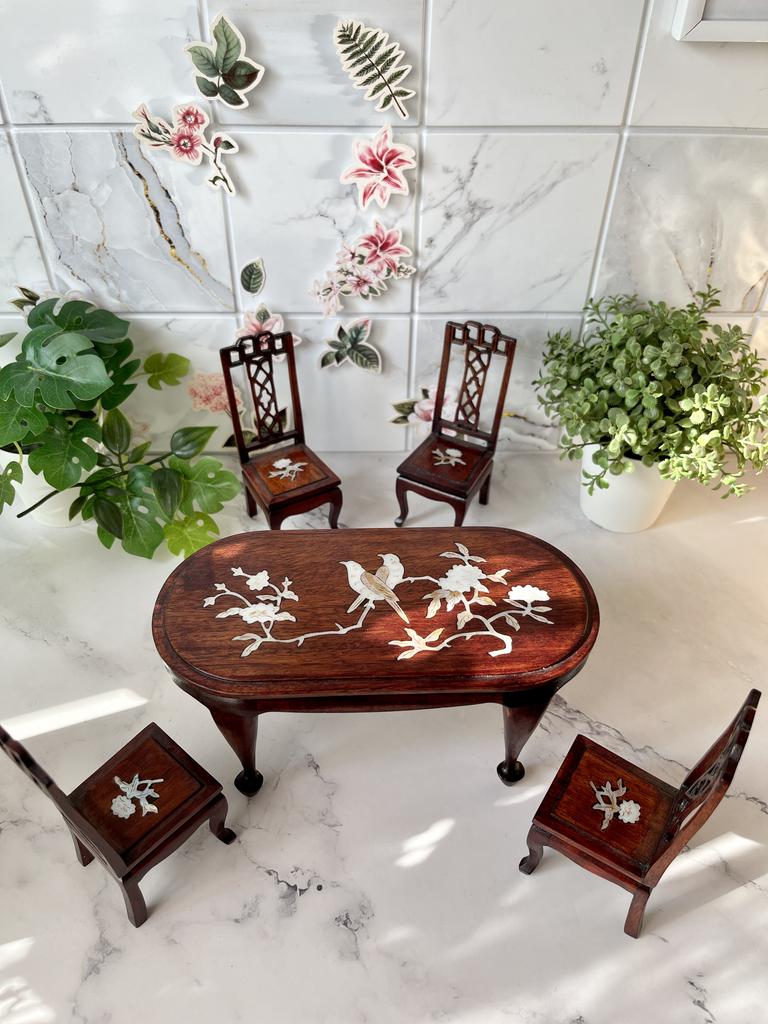 Мебель для старинных кукол