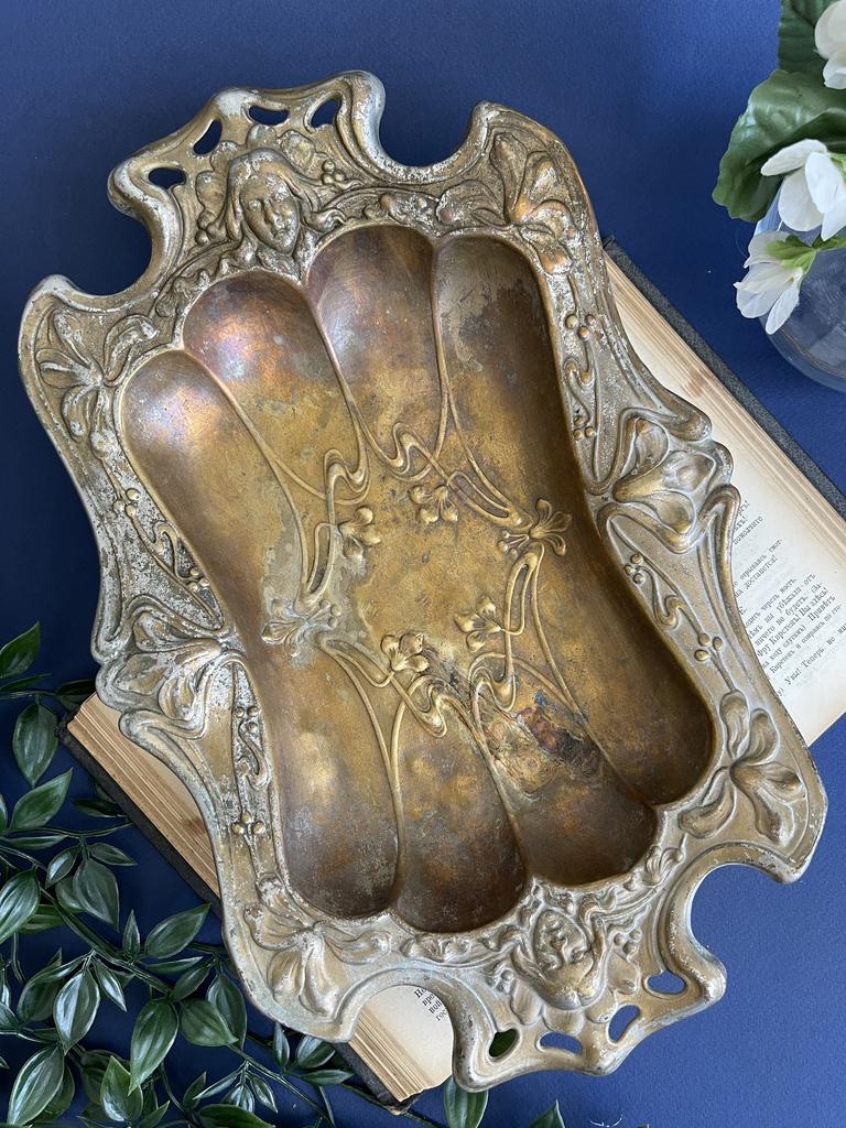 Антикварная ваза