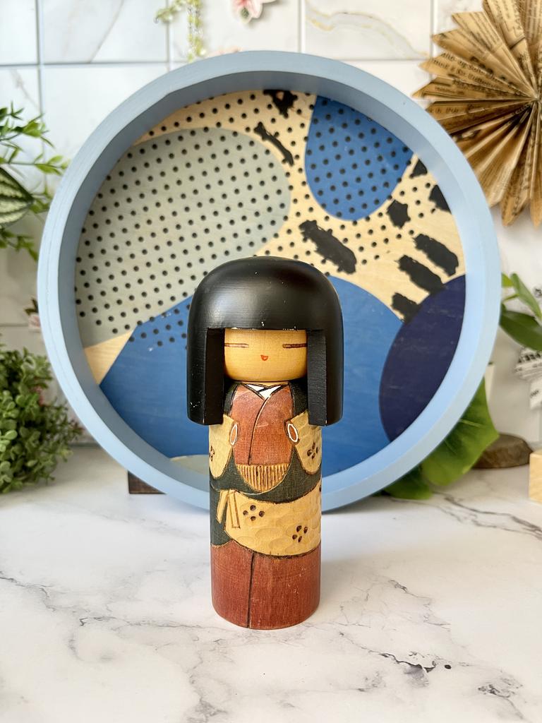 Деревянная японская кукла
