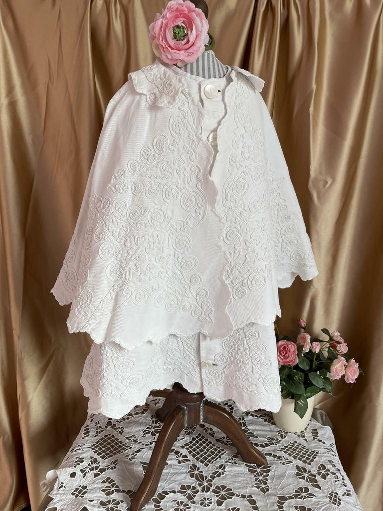 Старинное детское платье с накидкой