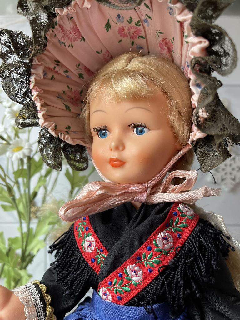 Французская кукла