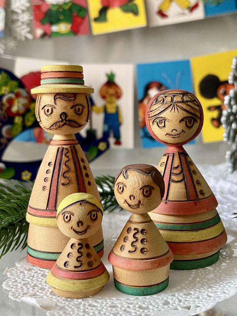 Деревянные фигурки «Семья Гуцулов»
