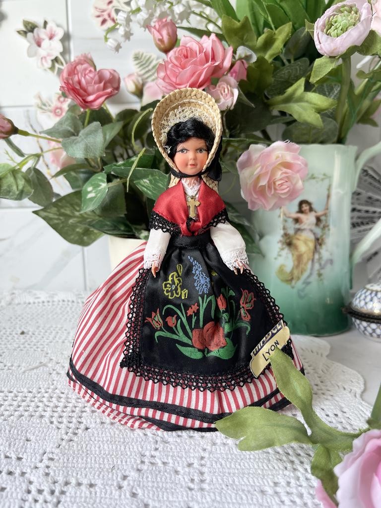 Lyon французская куколка