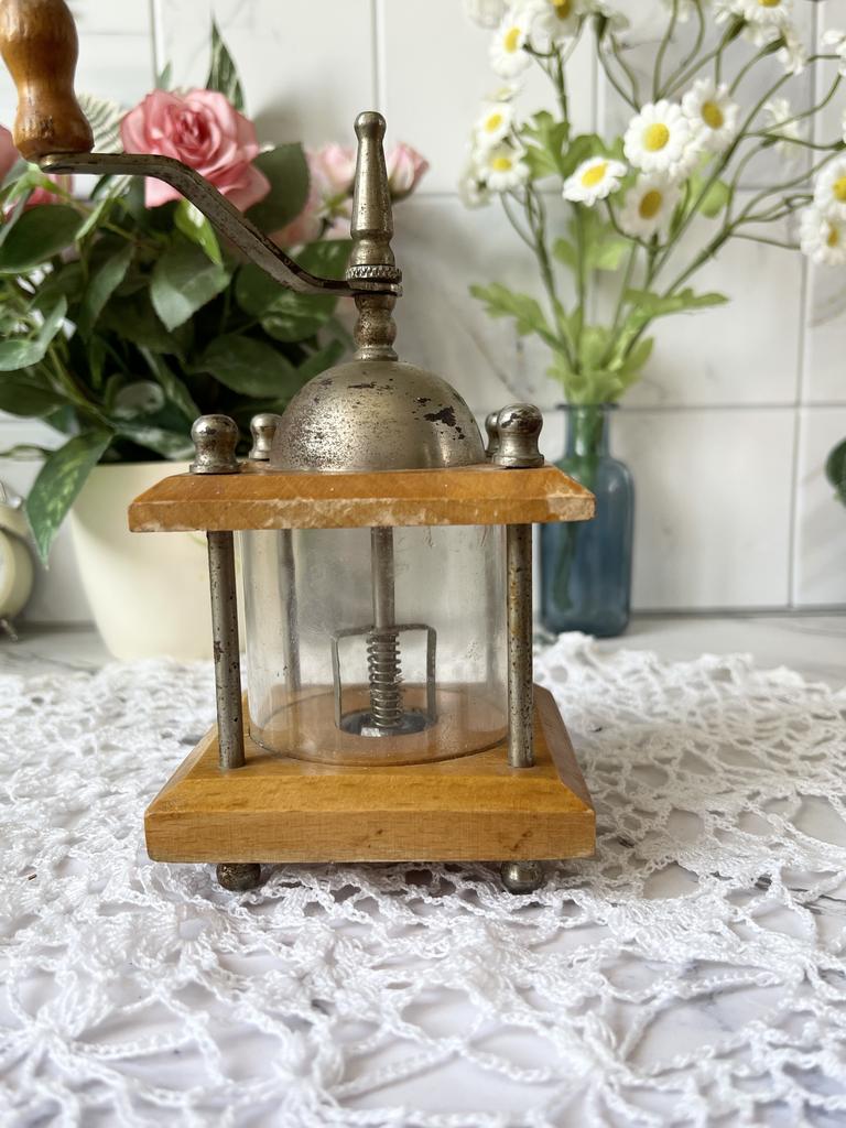 Советская кофемолка