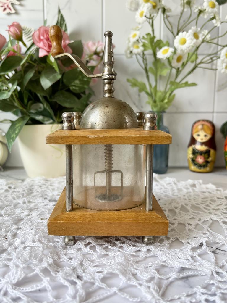 Советская кофемолка