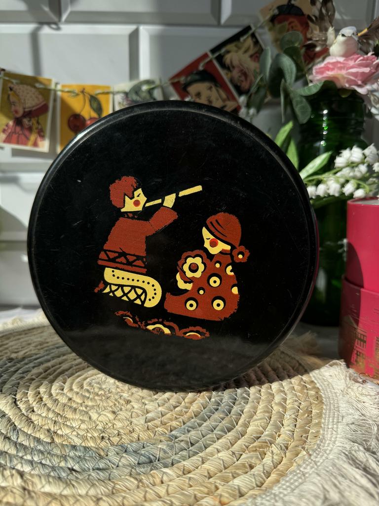 Карболитовая шкатулка