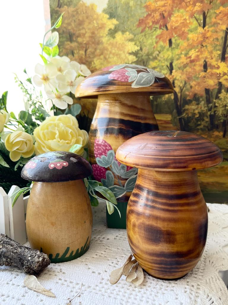 Советские деревянные копилки-грибы
