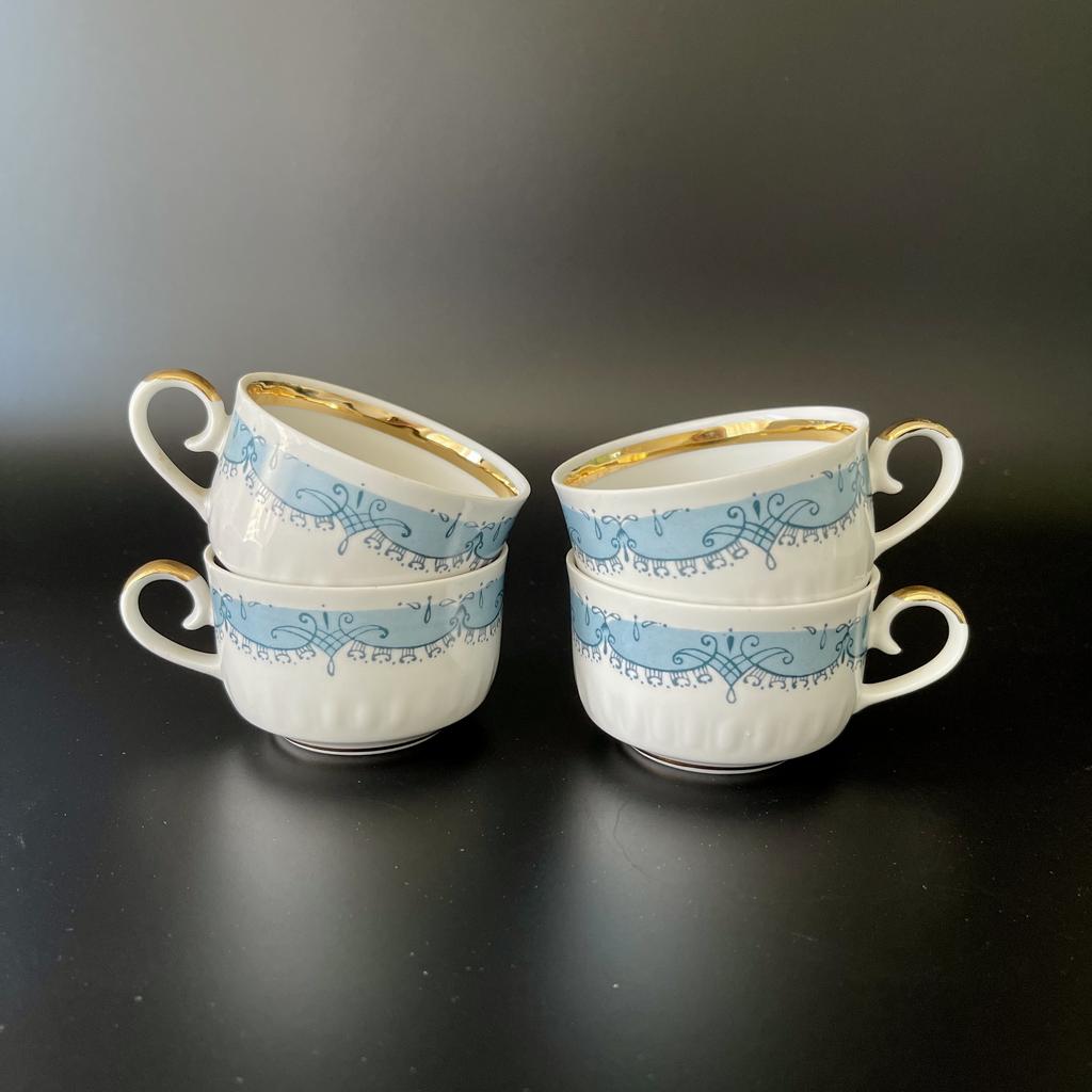 Изящные кофейные чашки