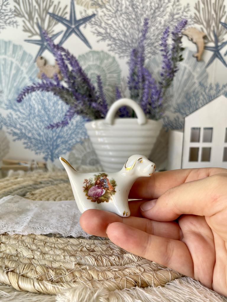 Фарфоровая собачка Франция