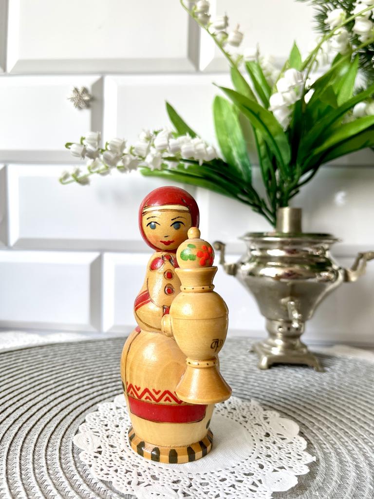 Деревянная куколка