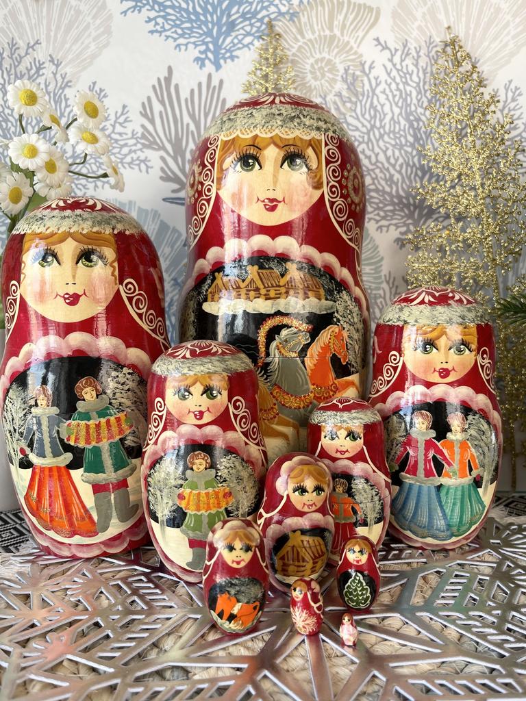 Большая красивая матрешка