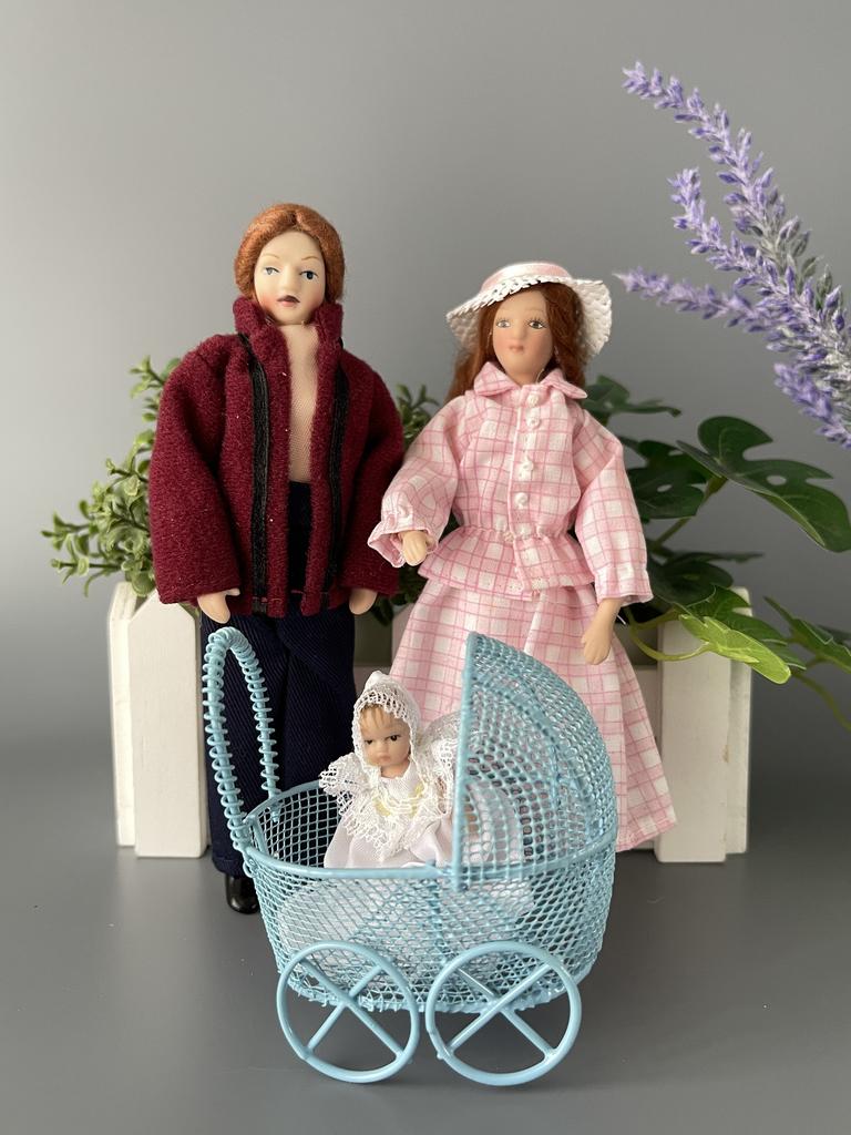 Куклы в кукольный домик