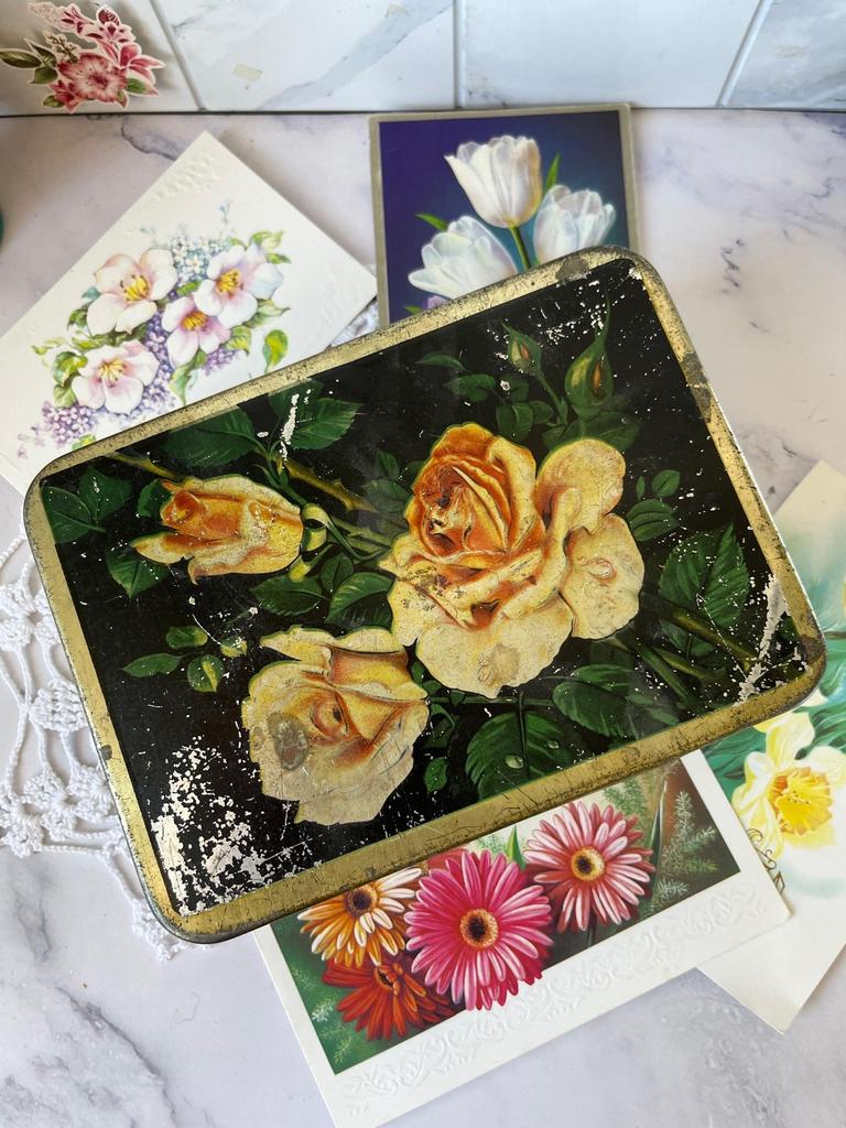 1958 г.  Кондитерская жестяная коробка;