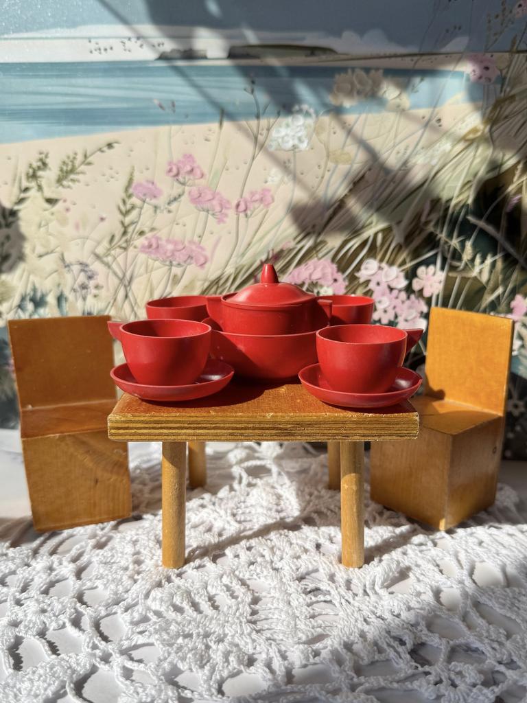 Кукольная посудка ссср (красная)