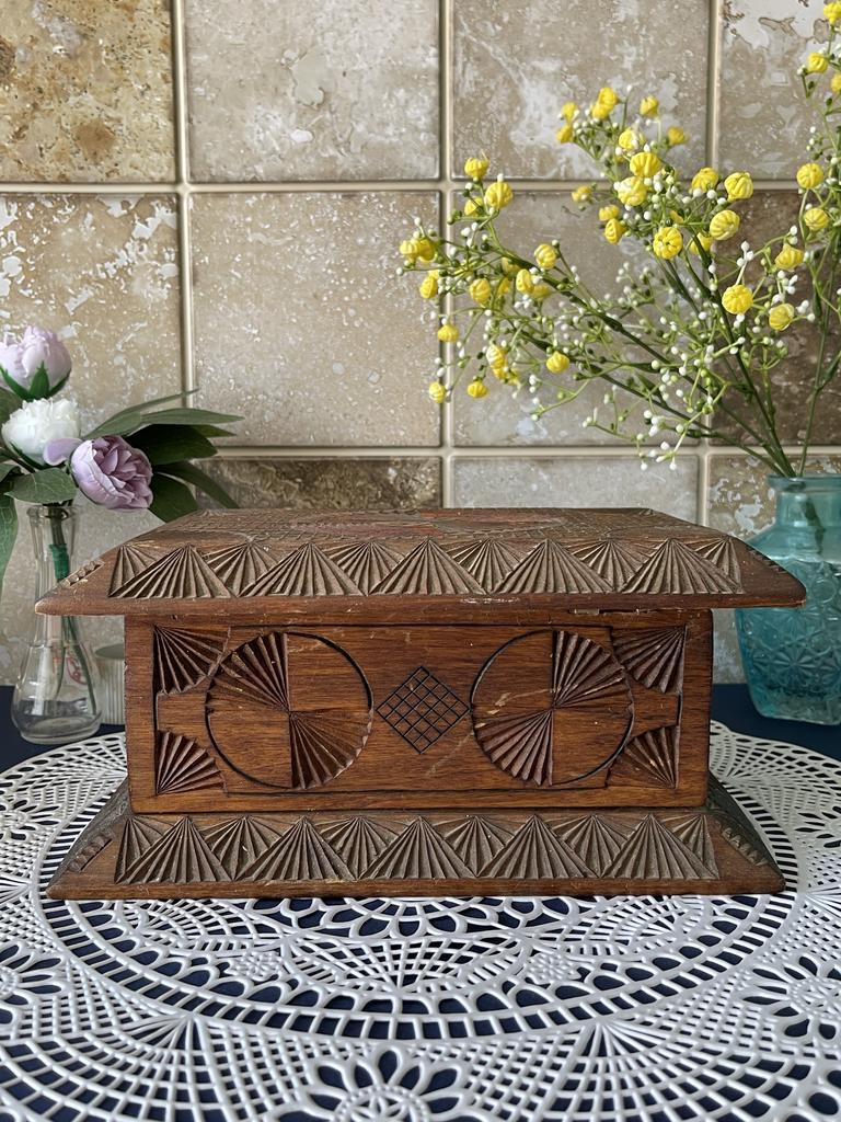 1969 г. красивая деревянная шкатулка