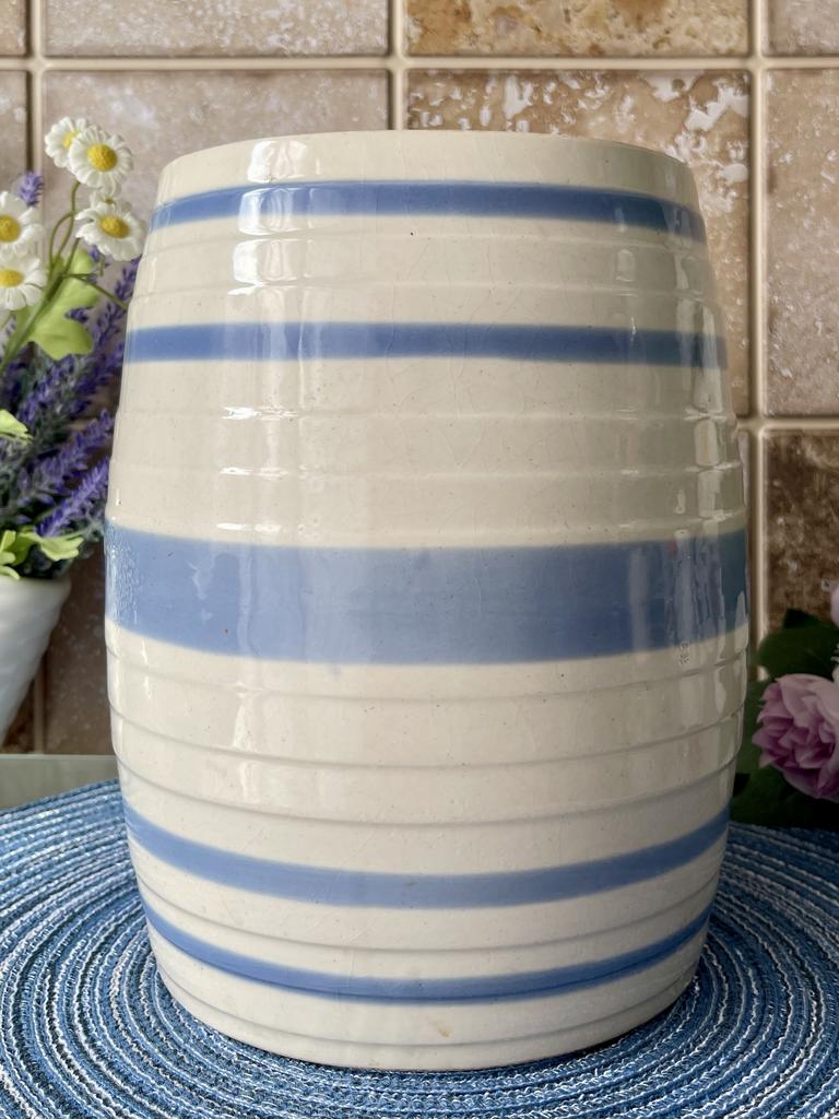 Советская керамическая большая банка-бочонок
