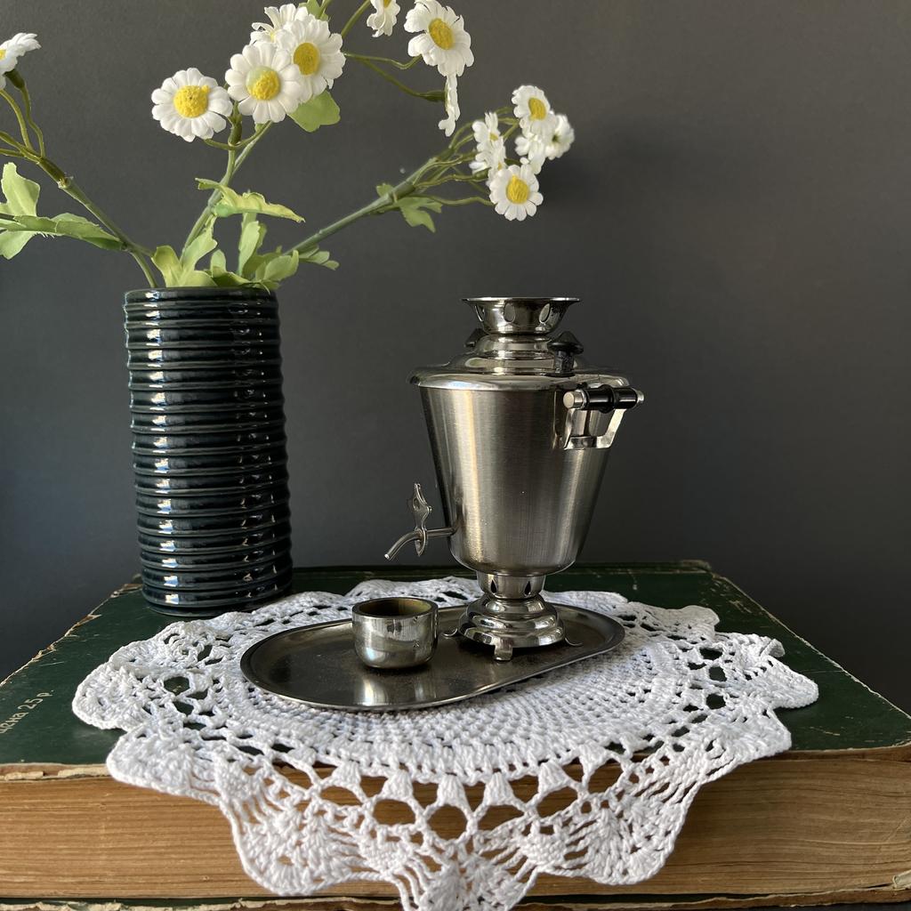 Декоративный маленький самоварчик