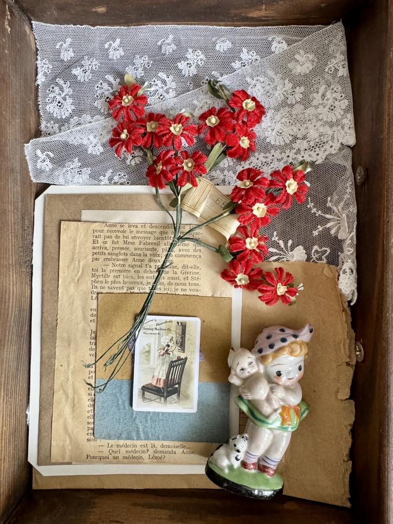 Антикварный букетик, с этикеткой