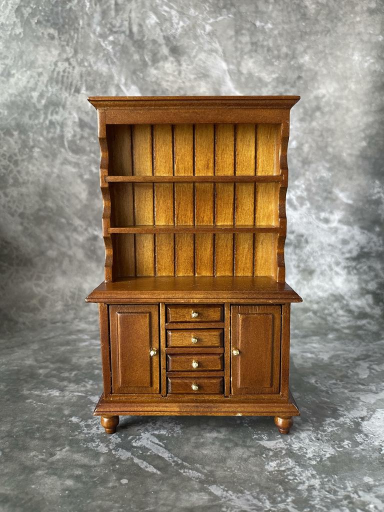 Деревянный кукольный буфет