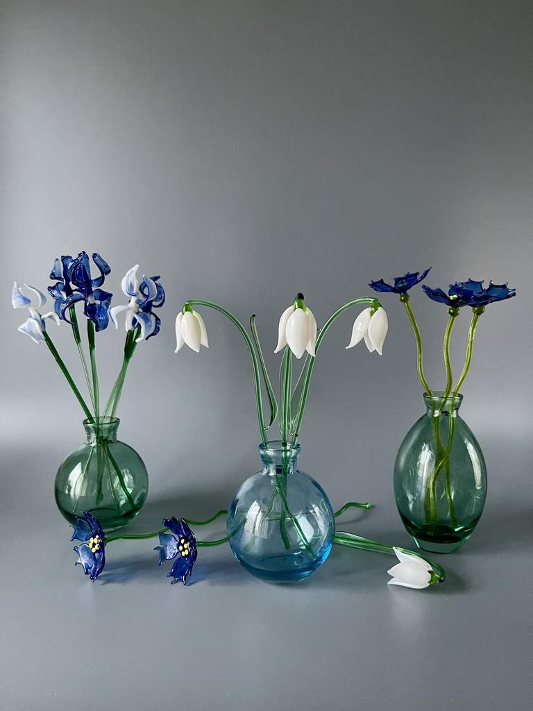 Цветы из цветного стекла Гусь-Хрустальный