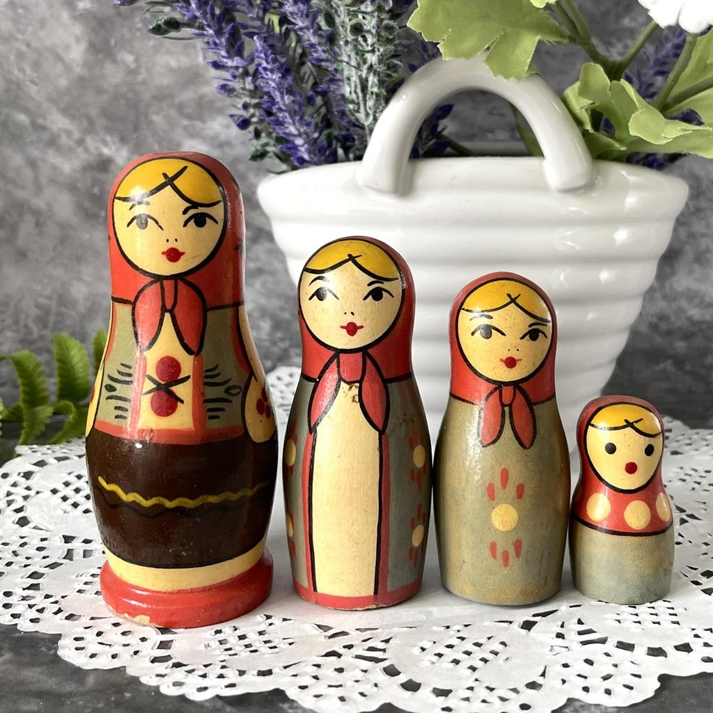 Набор советских цельноточенных  деревянных матрешек