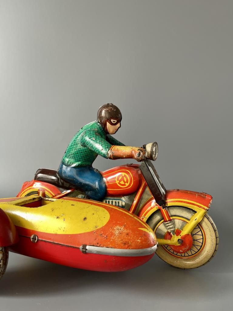 Советская заводная игрушка Мотоцикл с коляской