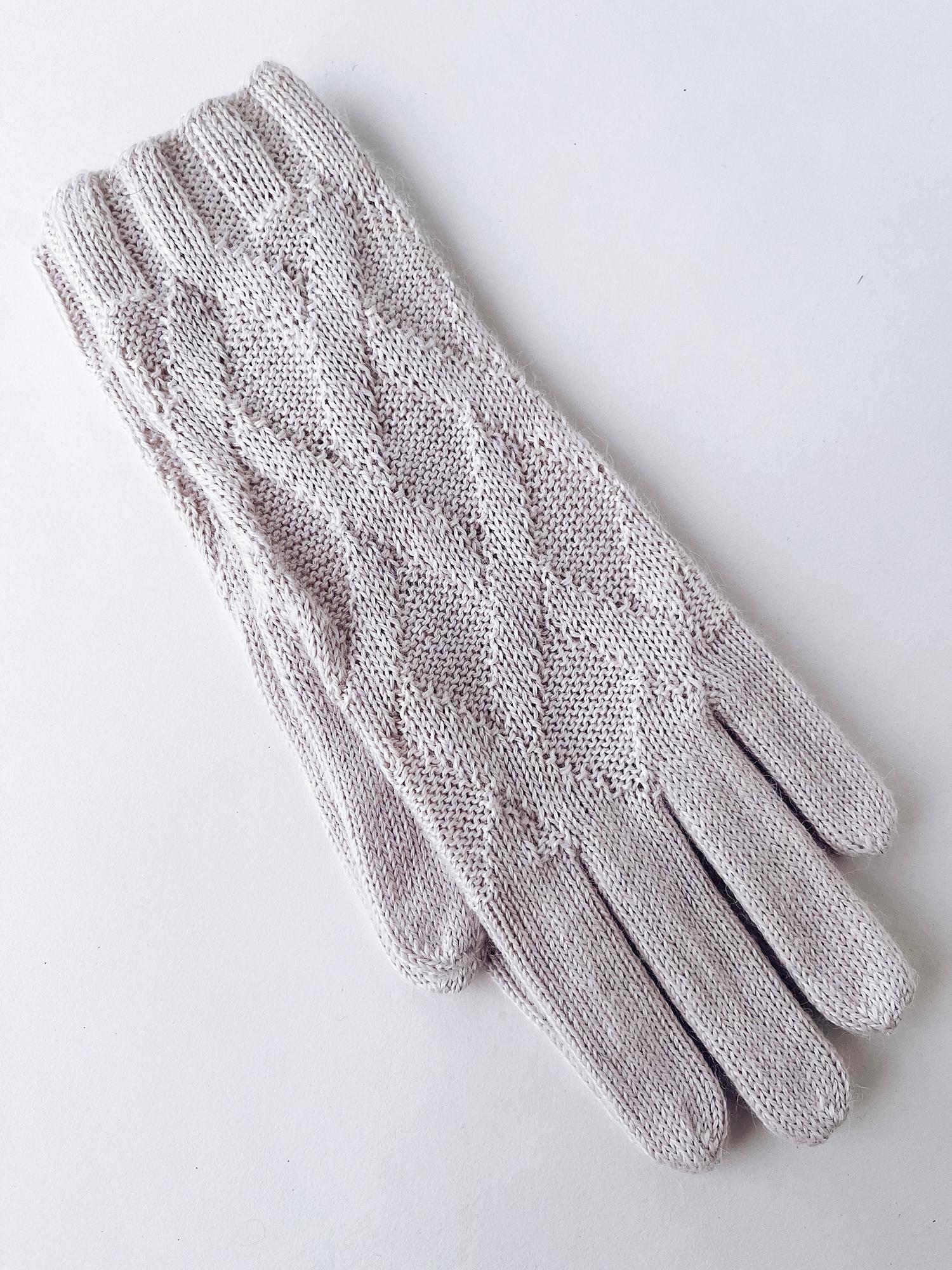 Вязаные перчатки