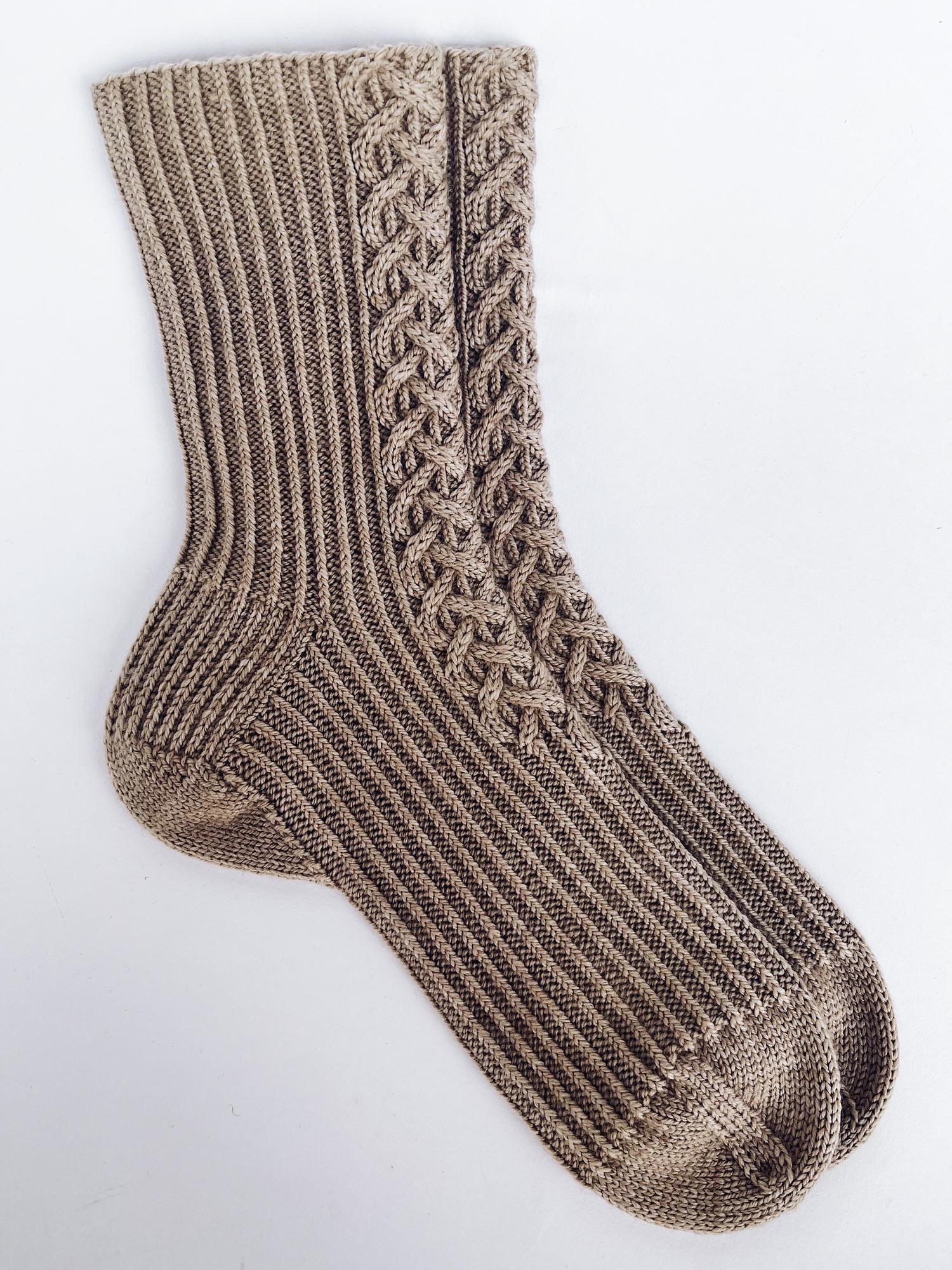 Вязаные носки женские
