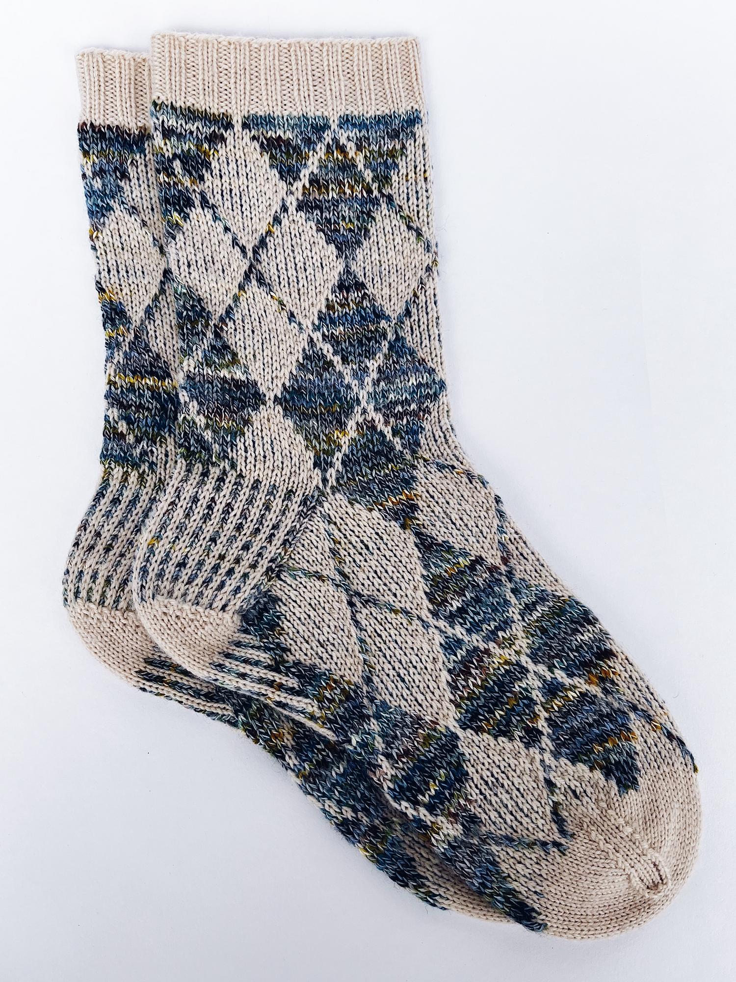 Вязаные носки  женские жаккард